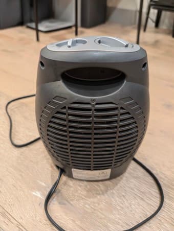 Amazon Basics Ceramic Space Heater 3