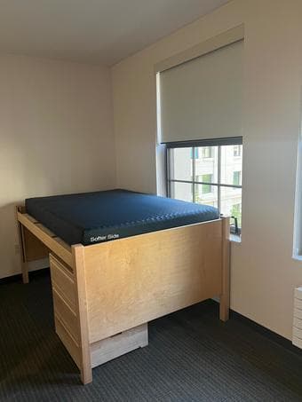 EVGR room (Highrise) in 2B Apartment 3