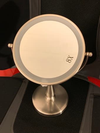 Table magnifying mirror 1