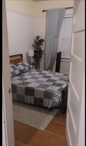 Room available in downtown Palo Alto - move in April 12th 1