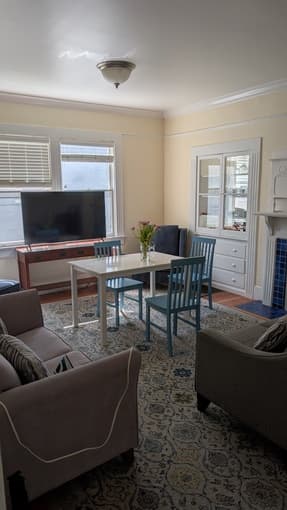 Room available in downtown Palo Alto - move in April 12th 3
