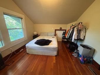 Sunny Private Room, 2 mins to Safeway, 10 mins to Stanford 2