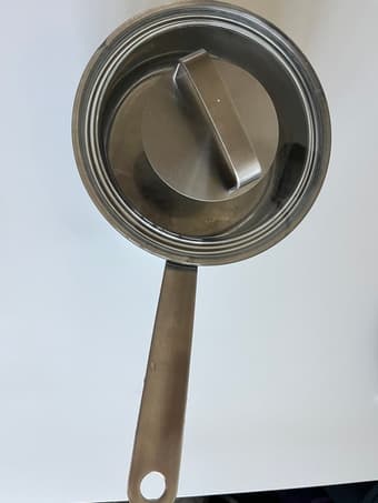 decuttering sale for household items 2