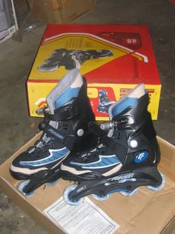 PHAZER adult rollerblade - $25 1