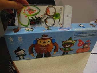 $25 for NEW Vancouver collector's item + Chinese key chain 1