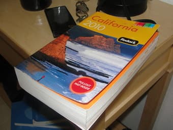 URGENT! must GO!!! Scale, luggage, camera SONY 4