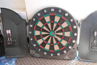 Sportcraft dartboard - $10 1