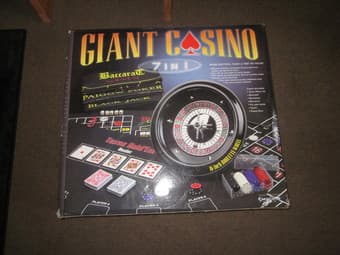 7 in 1 Casino game set for sale!!! $50 (negotiable) LIKE NEW 1